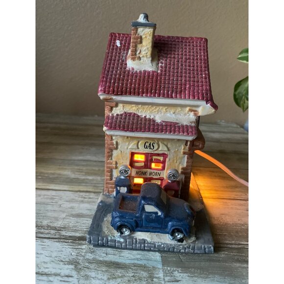 Victoria Falls Porcelain Lighted Gas Station House Christmas Collector Series 6 - Picture 7 of 14